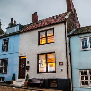 Letaway - Captain Cook's Cottage, Holiday home Staithes