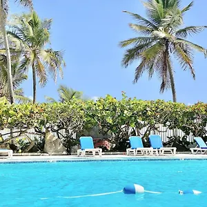 Kasa Ocean Breeze Beachfront Pool Apartment San Juan